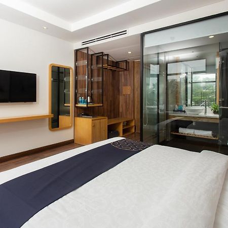 Capital O 781 Brilliant Majestic Hotel Дананг Экстерьер фото